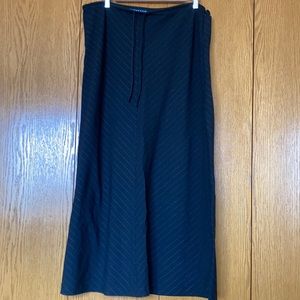 Old Navy stretch black skirt with pinstripes 14